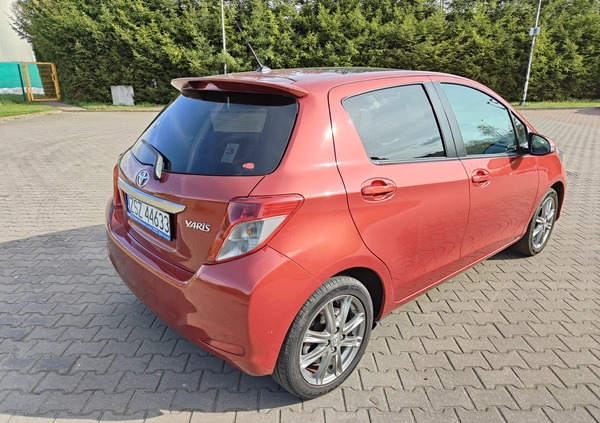 Toyota Yaris cena 34600 przebieg: 105000, rok produkcji 2011 z Szczecinek małe 172